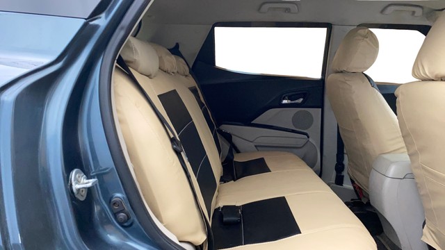 Mahindra XUV300 W8 BSIV Second-hand 2019 Mahindra XUV300 W8 BSIV for sale in Lucknow-16