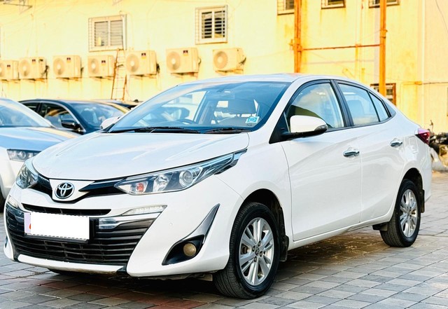 Second-hand 2018 Toyota Yaris VX CVT BSIV for sale in Surat-4
