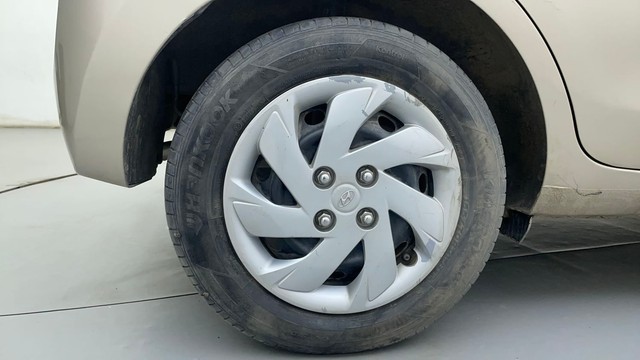 Second-hand 2019 Hyundai Santro Sportz CNG for sale in Ahmedabad-18