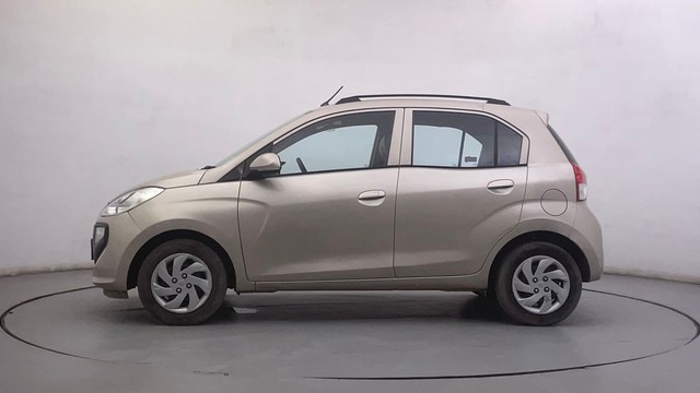 Second-hand 2019 Hyundai Santro Sportz CNG for sale in Ahmedabad-6