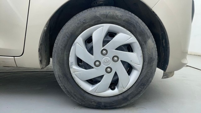 Second-hand 2019 Hyundai Santro Sportz CNG for sale in Ahmedabad-17