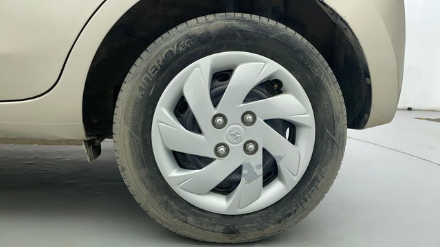 Second-hand 2019 Hyundai Santro Sportz CNG for sale in Ahmedabad-19