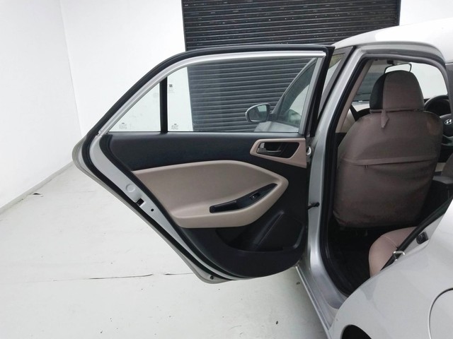 Second-hand 2017 Hyundai i20 Sportz 1.2 for sale in Visakhapatnam-30