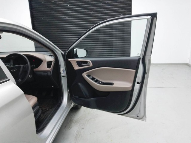 Second-hand 2017 Hyundai i20 Sportz 1.2 for sale in Visakhapatnam-16