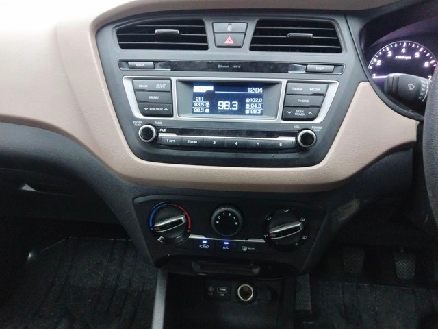 Second-hand 2017 Hyundai i20 Sportz 1.2 for sale in Visakhapatnam-37