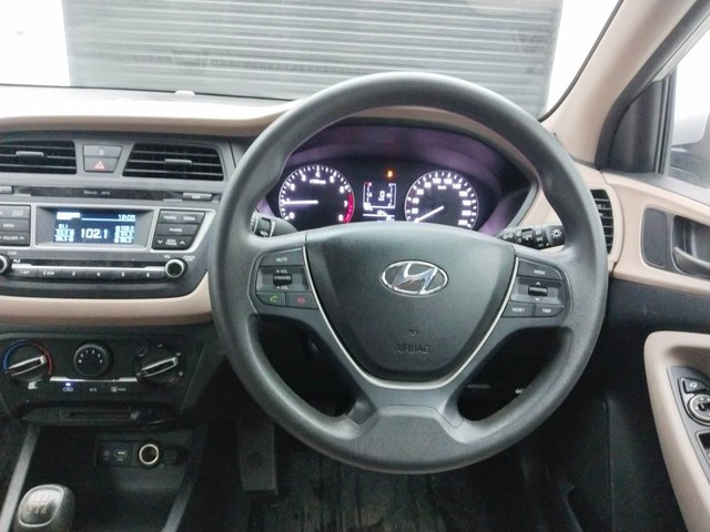 Second-hand 2017 Hyundai i20 Sportz 1.2 for sale in Visakhapatnam-36
