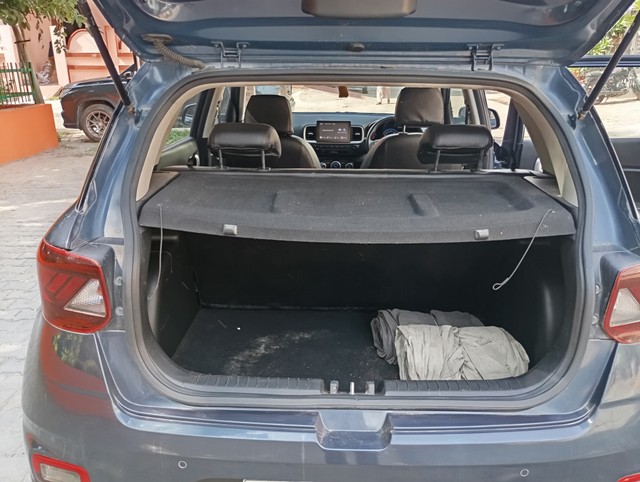 Second-hand 2022 Hyundai Venue S Plus for sale in Ghaziabad-16