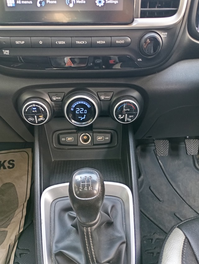 Second-hand 2022 Hyundai Venue S Plus for sale in Ghaziabad-13