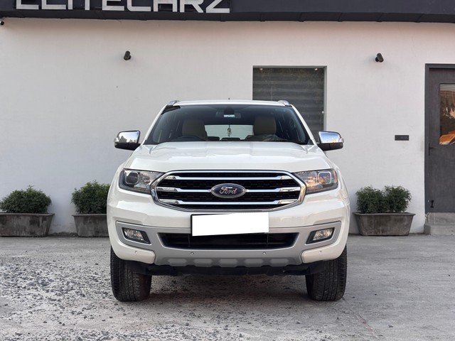 Second-hand 2021 Ford Endeavour Titanium Plus 4X2 AT for sale in New Delhi-12