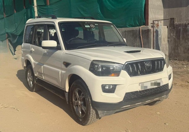 Second-hand 2016 Mahindra Scorpio S10 7 Seater 2WD for sale in Dehradun-4