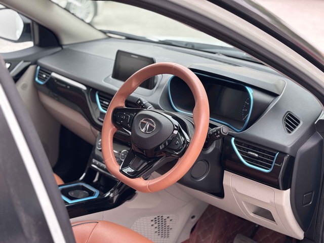 Second-hand 2022 Tata Nexon EV XZ Plus for sale in New Delhi-18