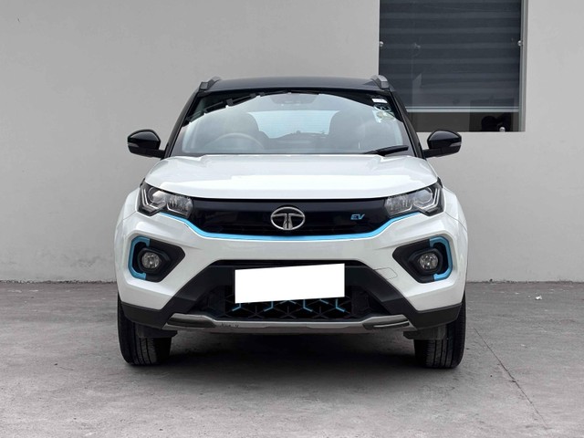 Second-hand 2022 Tata Nexon EV XZ Plus for sale in New Delhi-4