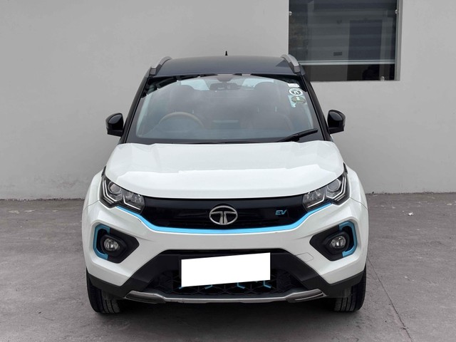 Second-hand 2022 Tata Nexon EV XZ Plus for sale in New Delhi-9
