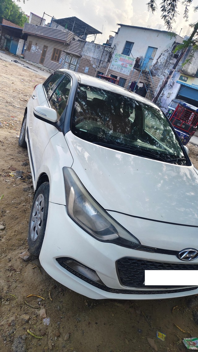 Second-hand 2016 Hyundai i20 Asta 1.4 CRDi for sale in Gwalior-1