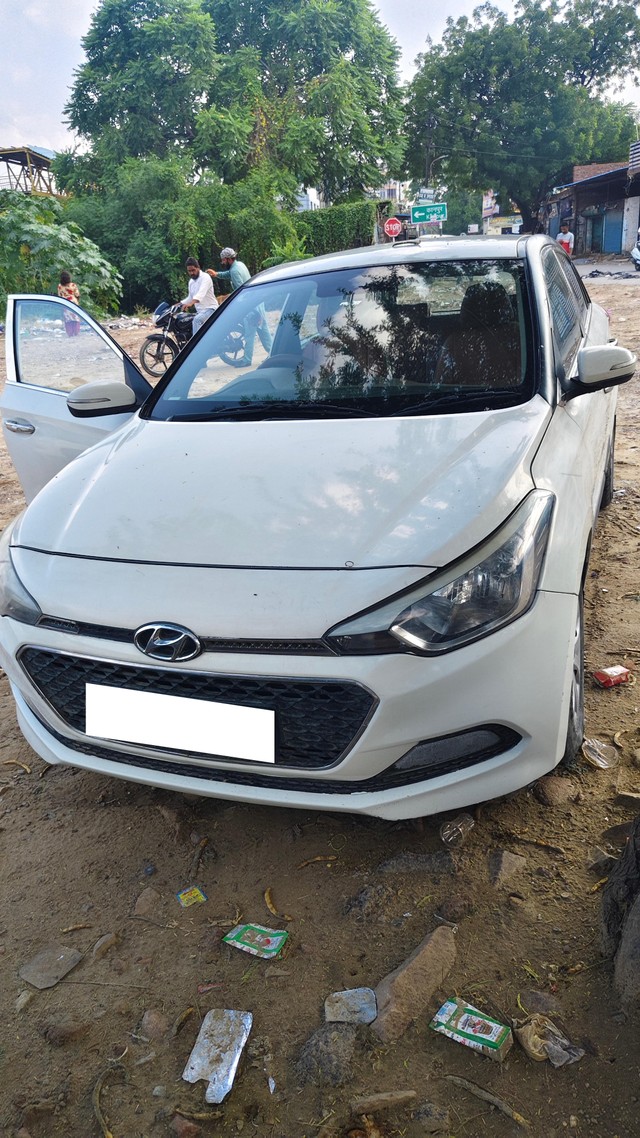 Second-hand 2016 Hyundai i20 Asta 1.4 CRDi for sale in Gwalior-3