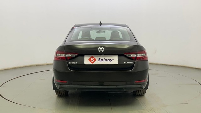 Second-hand 2018 Skoda Superb Style 1.8 TSI AT for sale in Bangalore-4