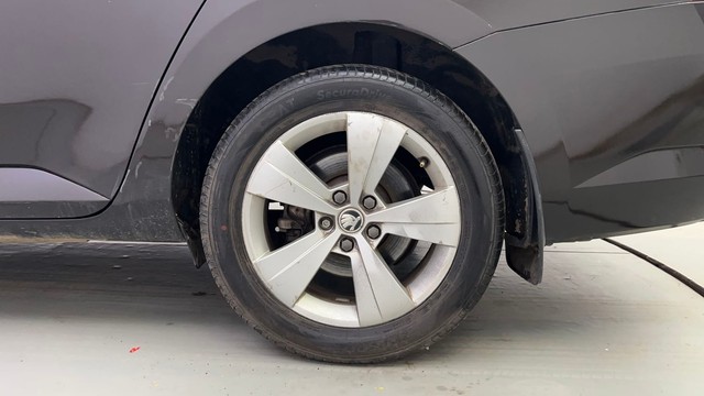 Second-hand 2018 Skoda Superb Style 1.8 TSI AT for sale in Bangalore-19