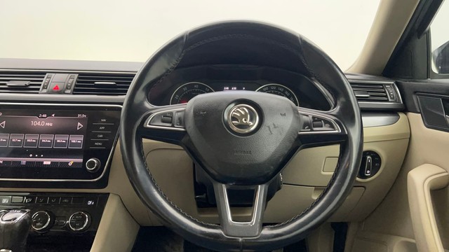 Second-hand 2018 Skoda Superb Style 1.8 TSI AT for sale in Bangalore-32