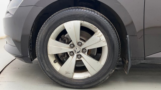 Second-hand 2018 Skoda Superb Style 1.8 TSI AT for sale in Bangalore-20