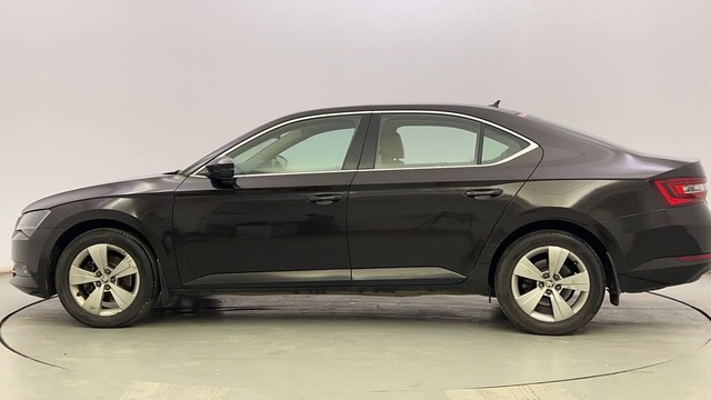 Second-hand 2018 Skoda Superb Style 1.8 TSI AT for sale in Bangalore-6