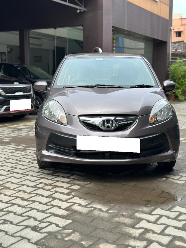 Second-hand 2013 Honda Brio S MT for sale in Chennai-2