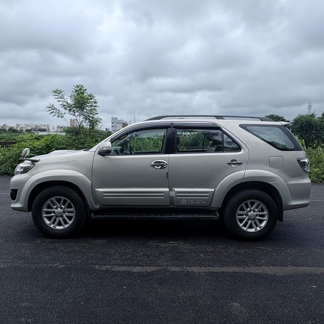 Toyota Fortuner 4x2 Manual Second-hand 2012 Toyota Fortuner 4x2 Manual for sale in Pune-4