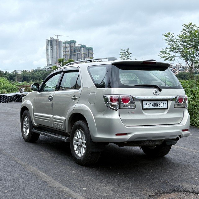 Toyota Fortuner 4x2 Manual Second-hand 2012 Toyota Fortuner 4x2 Manual for sale in Pune-3
