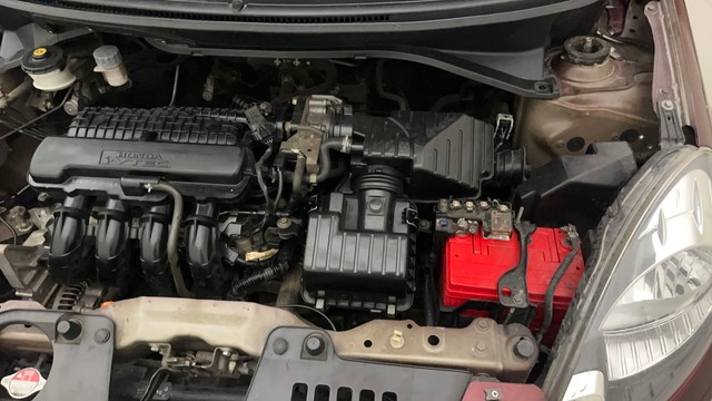 Second-hand 2013 Honda Amaze VX i-VTEC for sale in Hyderabad-32