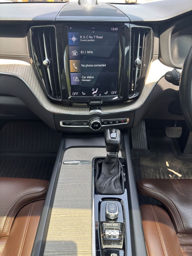 Second-hand 2018 Volvo XC60 Inscription D5 BSIV for sale in Mumbai-10