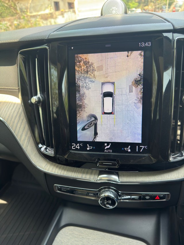 Second-hand 2018 Volvo XC60 Inscription D5 BSIV for sale in Mumbai-12