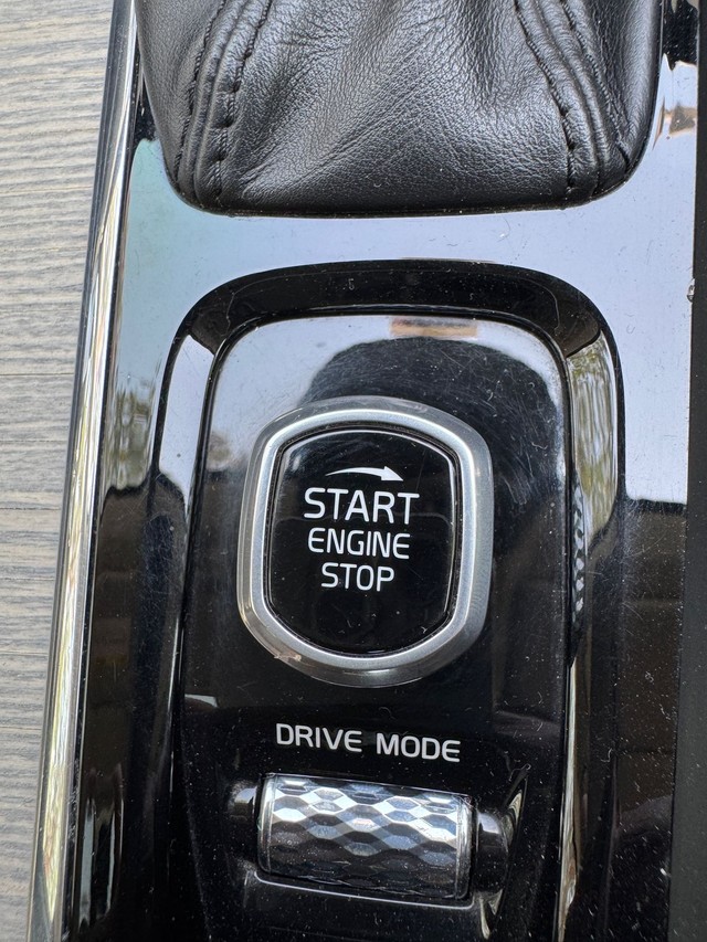 Second-hand 2018 Volvo XC60 Inscription D5 BSIV for sale in Mumbai-4