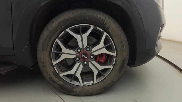 Second-hand 2020 Kia Seltos GTX Plus DCT for sale in Mumbai-17