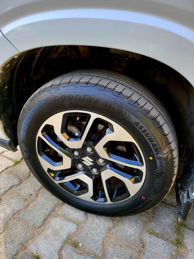 Second-hand 2024 Maruti Invicto Zeta Plus 7Str for sale in New Delhi-7