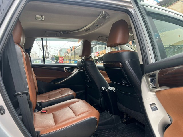 Second-hand 2016 Toyota Innova Crysta 2.8 ZX AT BSIV for sale in Indore-5