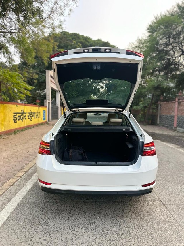 Second-hand 2016 Skoda Superb Style 2.0 TDI AT for sale in Indore-7