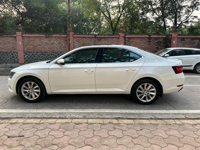 Second-hand 2016 Skoda Superb Style 2.0 TDI AT for sale in Indore-4