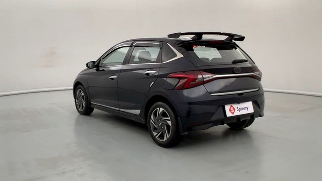 Second-hand 2023 Hyundai i20 Asta Opt IVT for sale in Kanpur-5