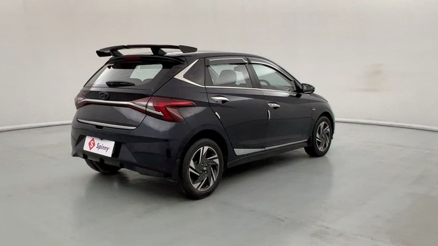 Second-hand 2023 Hyundai i20 Asta Opt IVT for sale in Kanpur-3