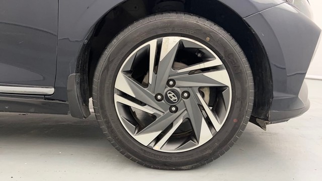 Second-hand 2023 Hyundai i20 Asta Opt IVT for sale in Kanpur-17