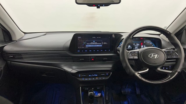 Second-hand 2023 Hyundai i20 Asta Opt IVT for sale in Kanpur-11