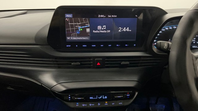 Second-hand 2023 Hyundai i20 Asta Opt IVT for sale in Kanpur-23