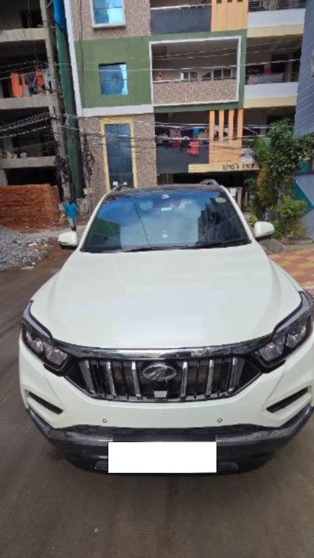 Second-hand 2022 Mahindra Alturas G4 4X2 AT High for sale in Hyderabad