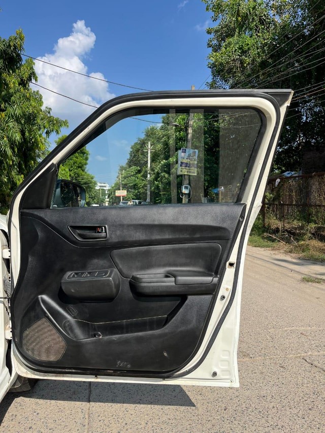 Second-hand 2021 Maruti Swift LXI BSVI for sale in Faridabad-9