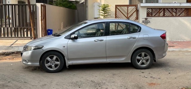 Second-hand 2011 Honda City V AT for sale in Vadodara
