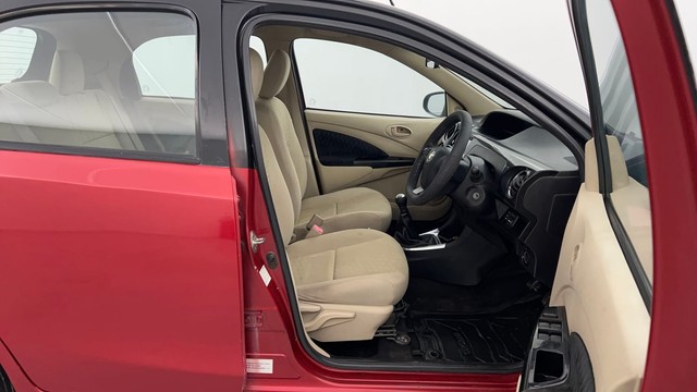 Second-hand 2017 Toyota Etios Liva VX for sale in Lucknow-15