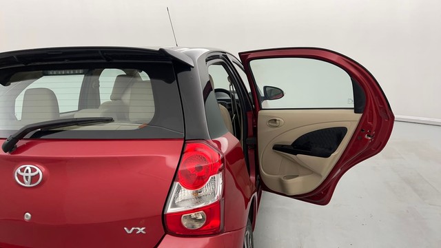 Second-hand 2017 Toyota Etios Liva VX for sale in Lucknow-35