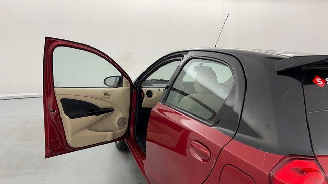 Second-hand 2017 Toyota Etios Liva VX for sale in Lucknow-31