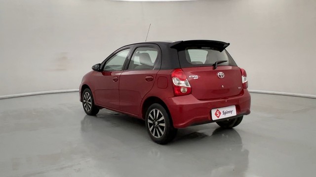 Second-hand 2017 Toyota Etios Liva VX for sale in Lucknow-5