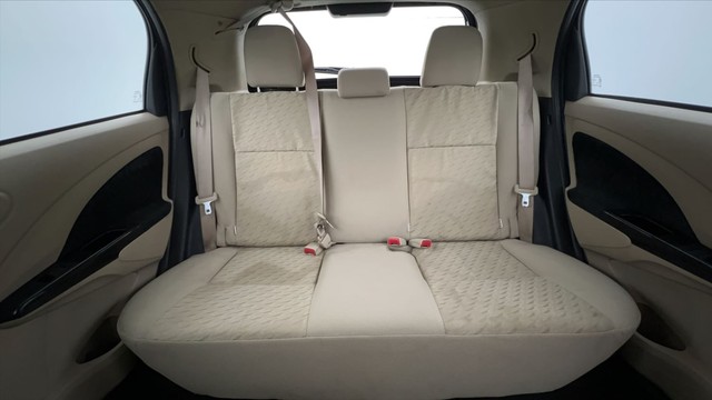 Second-hand 2017 Toyota Etios Liva VX for sale in Lucknow-34