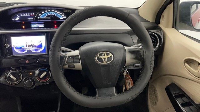 Second-hand 2017 Toyota Etios Liva VX for sale in Lucknow-37